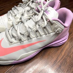 Women’s Nike size 7